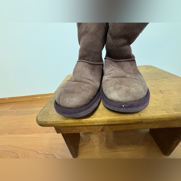 UGG Classic Short Boot - Picture 6 of 6